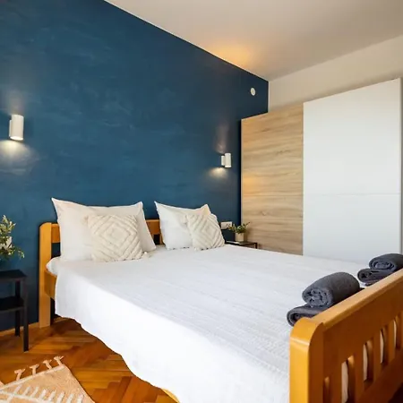 Seaview Modern With Jacuzzi Apartment *
