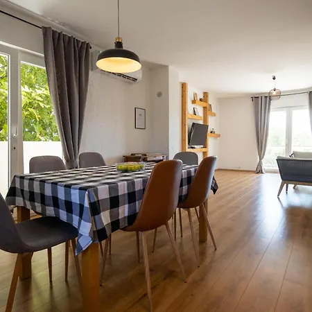 Seaview Modern With Jacuzzi Apartment Sveti Filip i Jakov